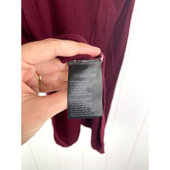 UO Truly Madly Deeply Burgundy Ribbed V Neck Basic Tee Rayon Spandex Size S - Picture 6 of 8